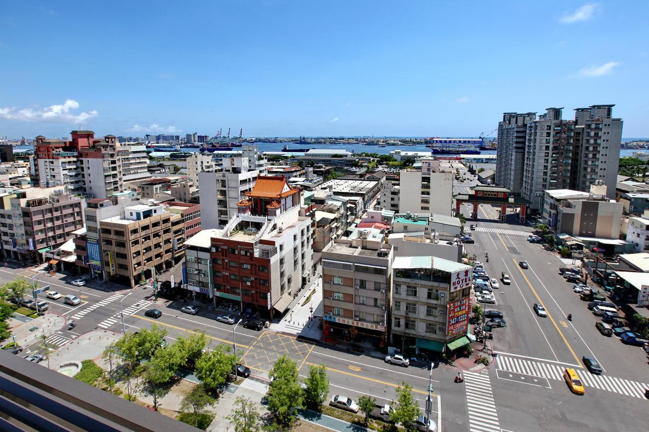 Hotel Yam Kaohsiung Bagian luar foto