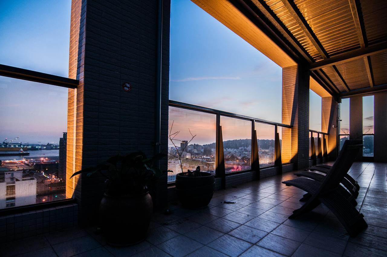Hotel Yam Kaohsiung Bagian luar foto